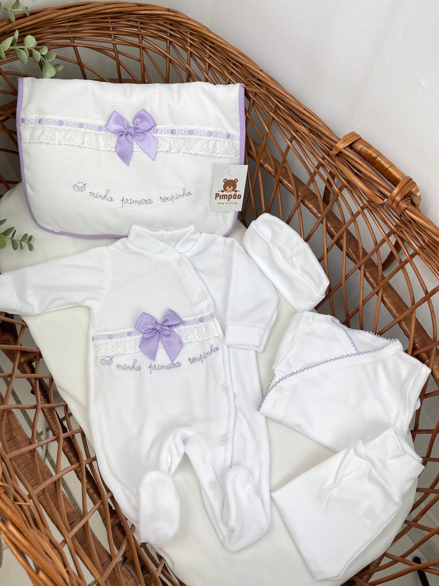 Conjunto “A minha primeira roupinha”