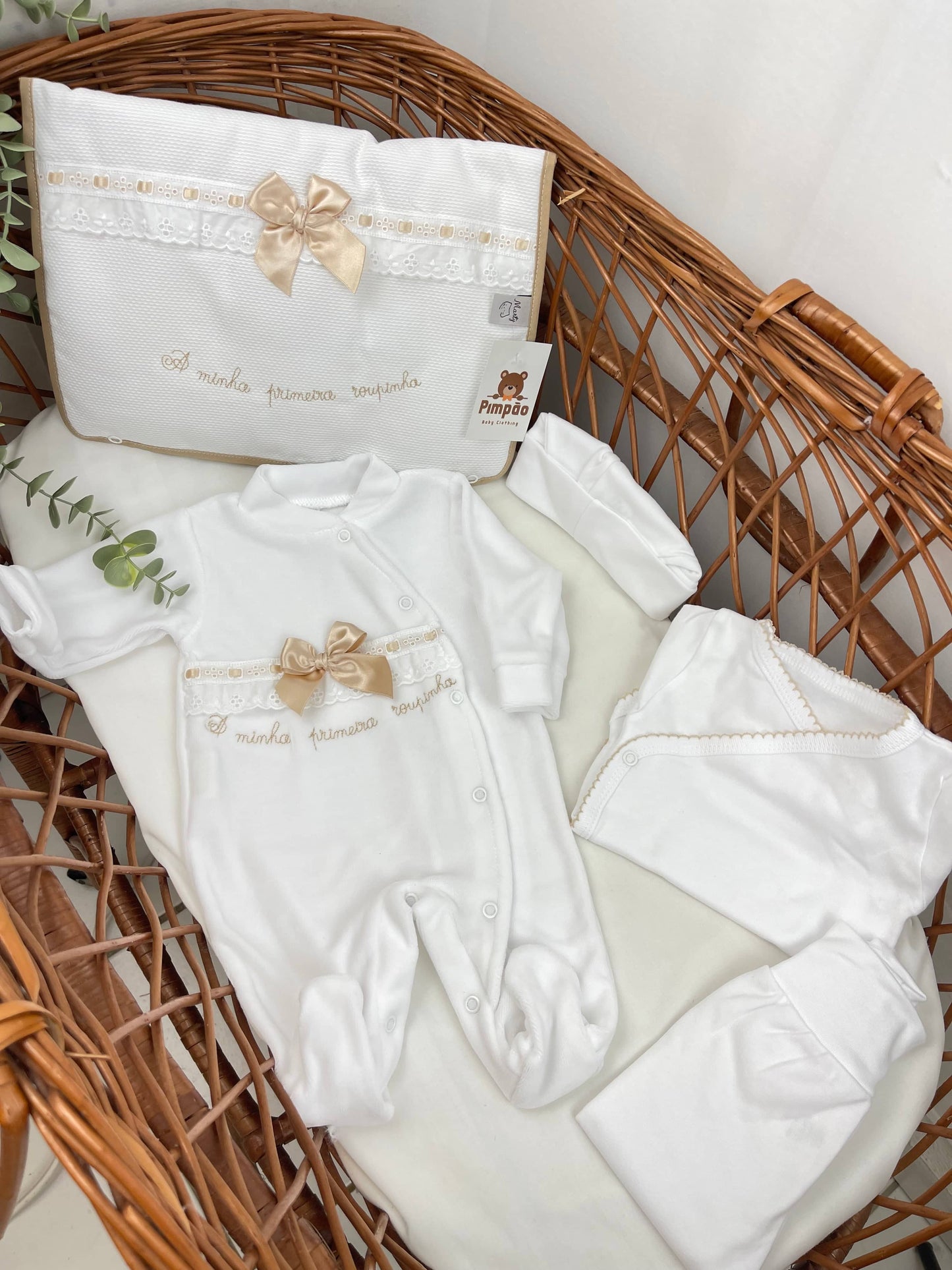 Pimpão Baby Clothing Conjuntos de primeira roupa Areia Conjunto “A minha primeira roupinha”