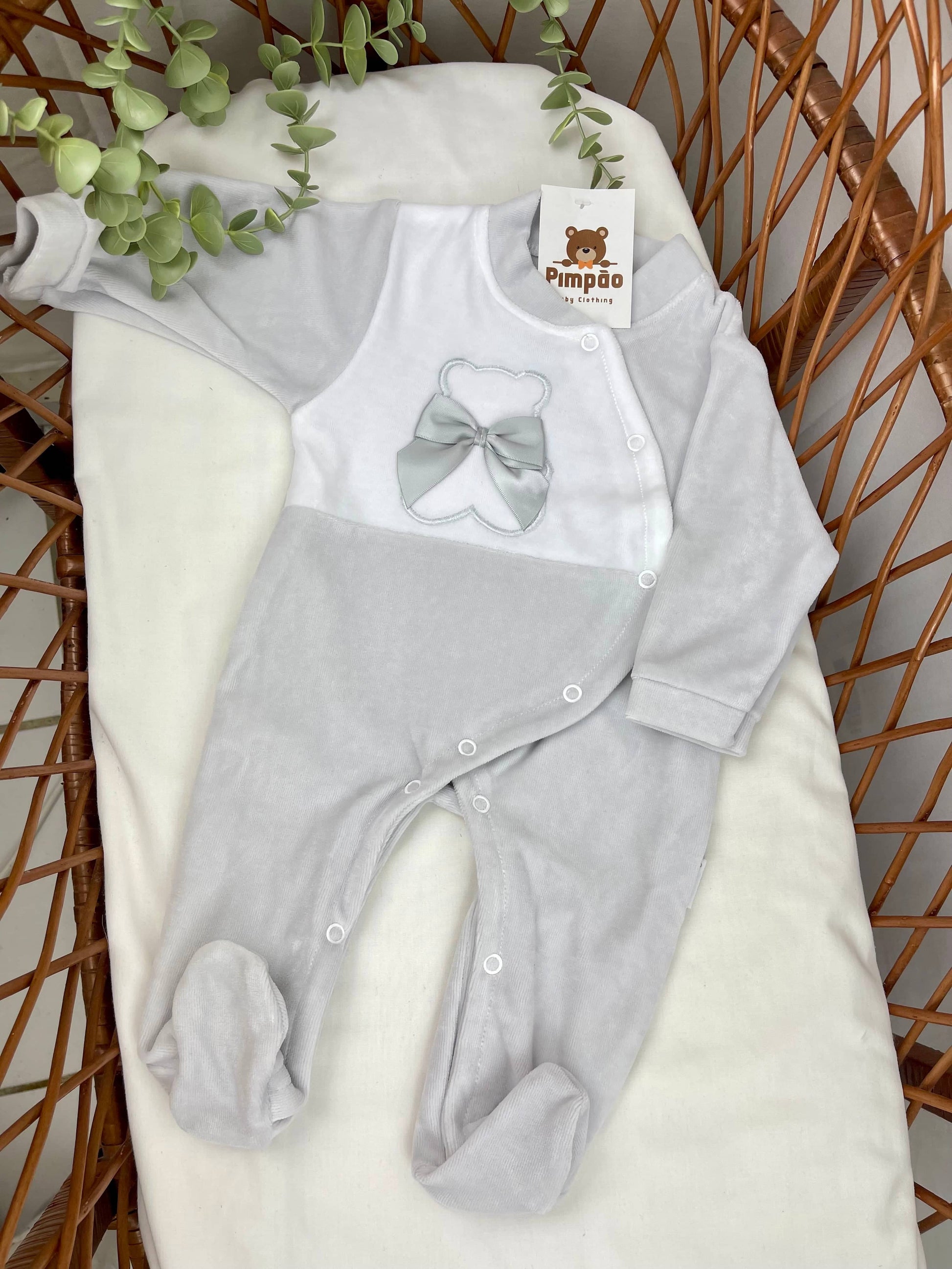 Pimpão Baby Clothing Cinza Babygrow de veludo - urso com laçinhos